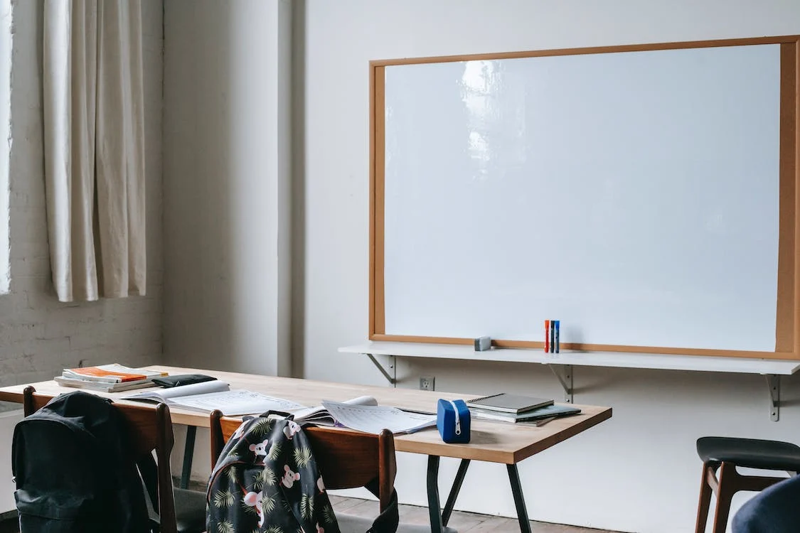 مهما كان مجال عملك او تخصصك تحتاج الى هذه الأداه الرائعة |السبورة البيضاء Microsoft whiteboard