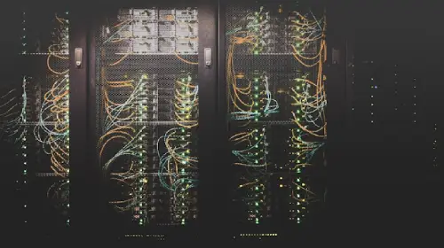 ماذا تعنى ال الـ Clustering Servers ؟